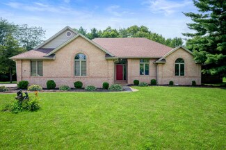 805 S Oakmont Cir, Yorktown, IN 47396