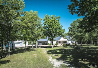 21002 Private Drive 8498, Newburg, MO 65550