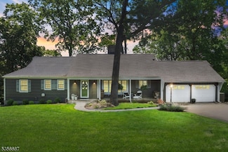 66 Skyline Dr, Morristown, NJ 07960
