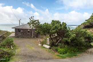6975 Neptune Ave, Lincoln Beach, OR 97388