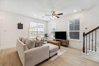 2219 Seven Oaks Blvd, Tomball, TX 77375