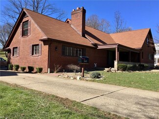 3640 Overhill Dr NW, Canton, OH 44718
