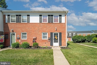 689 Colony Dr Unit 23F, York, PA 17404
