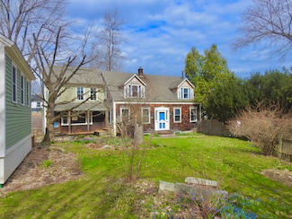 27 Pleasant St, Hallowell, ME 04347