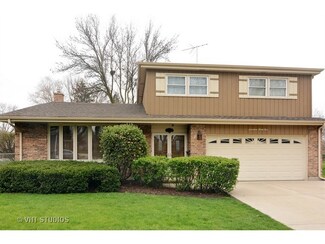 1731 E Waverly Ct, Arlington Heights, IL 60004
