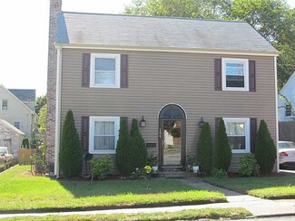 106 Preston Dr, Cranston, RI 02910
