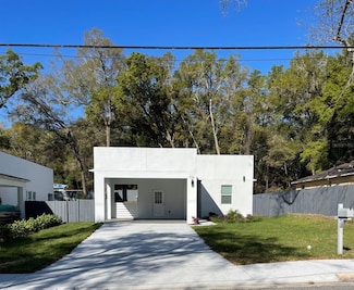 736 S Stone St, Deland, FL 32720