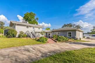 1129 Levi St, Manning, SC 29102