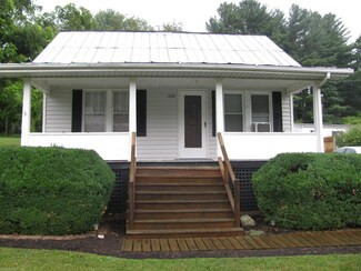 1624 Newbern Rd, Pulaski, VA 24301