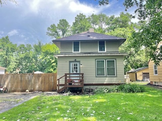 611 16th St SW, Willmar, MN 56201