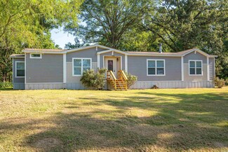 9817 Perry Rd, Bauxite, AR 72011