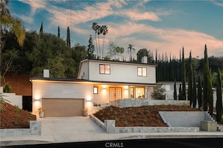 11268 Dona Lola Dr, Studio City, CA 91604