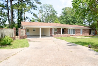 1843 Sherwood Dr, Laurel, MS 39440