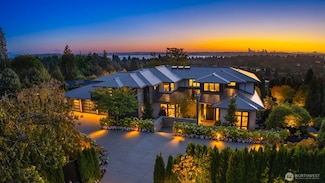 9001 NE 14th St, Clyde Hill, WA 98004