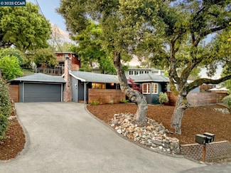 20 Crescent Dr, Orinda, CA 94563