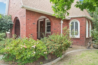 2200 2nd Ave, Sacramento, CA 95818