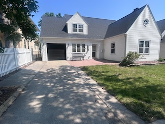 904 E 5th Ave, Mitchell, SD 57301