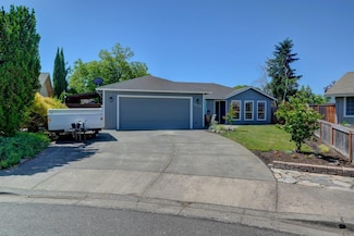 1733 Jessica Cir, Central Point, OR 97502