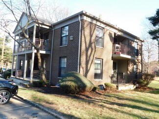 330 Gill Ln Unit 2A, Woodbridge Township, NJ 08830