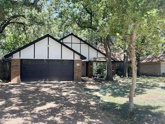 118 Oakhaven Dr, Grand Prairie, TX 75050