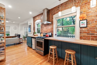 17 Park Vale Unit 1, Brookline, MA 02446