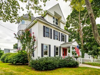 39 E Lincoln Ave, Atlantic Highlands, NJ 07716