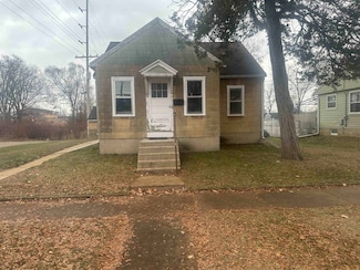 330 E Edgewater St, Portage, WI 53901