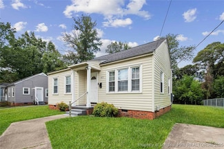 915 Anarine Rd, Fayetteville, NC 28303