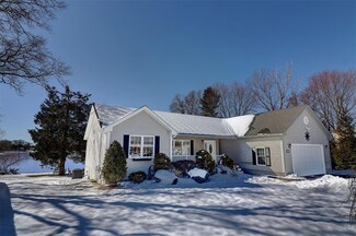 61 Mellon Rd, Warwick, RI 02889