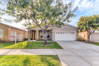 6100 Colchester Place, Bakersfield, CA 93306