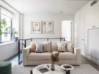 416 W 52nd St Unit TH-210, New York, NY 10019