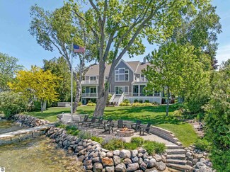 8030 S Lakeview Rd, Traverse City, MI 49684