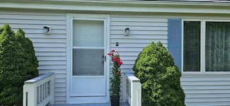 922 Crane Ave S, Taunton, MA 02780