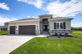 2103 SW Harvest Moon Ln, Lee's Summit, MO 64082