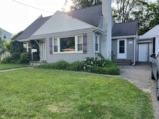 343 Bush Ave, Grand Blanc, MI 48439