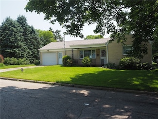 309 Beechwood Ave, Farrell, PA 16121