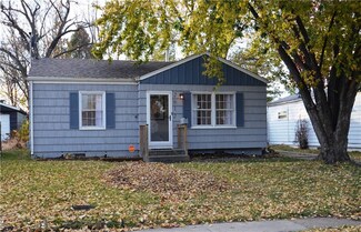 2612 E 16th St, Des Moines, IA 50316