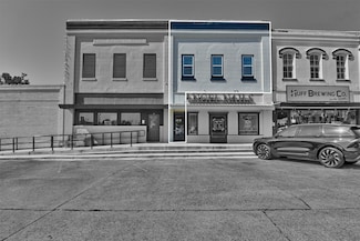 13 E Main St, Bellville, TX 77418