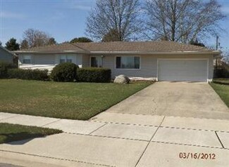 312 S Rathje Rd, Peotone, IL 60468