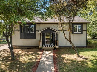 16349 S 1338 Rd, Nevada, MO 64772