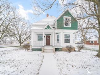 8421 Brown St, Ottawa Lake, MI 49267