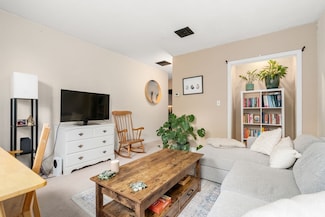 110 Riverway Unit 8, Boston, MA 02215