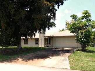 709 SE Lighthouse Ave, Port Saint Lucie, FL 34983