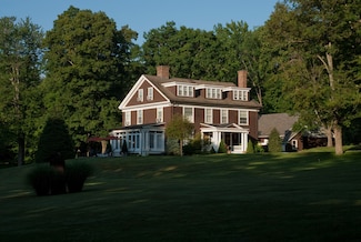 221 Bulkley St, Williamstown, MA 01267