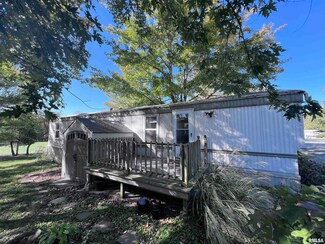 72 Oak Valley Dr, Carbondale, IL 62901