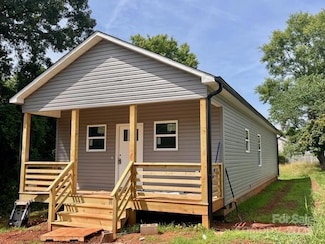 216 Stephens Dr, Morganton, NC 28655