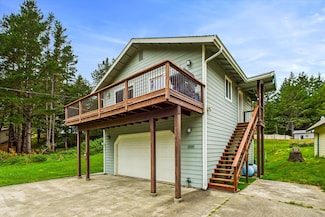 8989 Shelter Cove Rd, Whitethorn, CA 95589