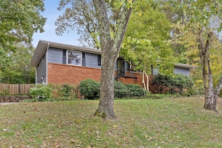 2526 Avalon Cir, Chattanooga, TN 37415