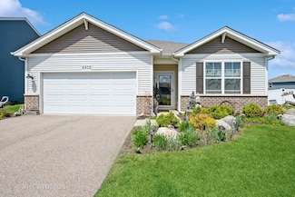 6902 Spruce Ct, Bull Valley, IL 60097