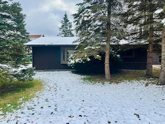 139 W Jefferson St, Dimondale, MI 48821